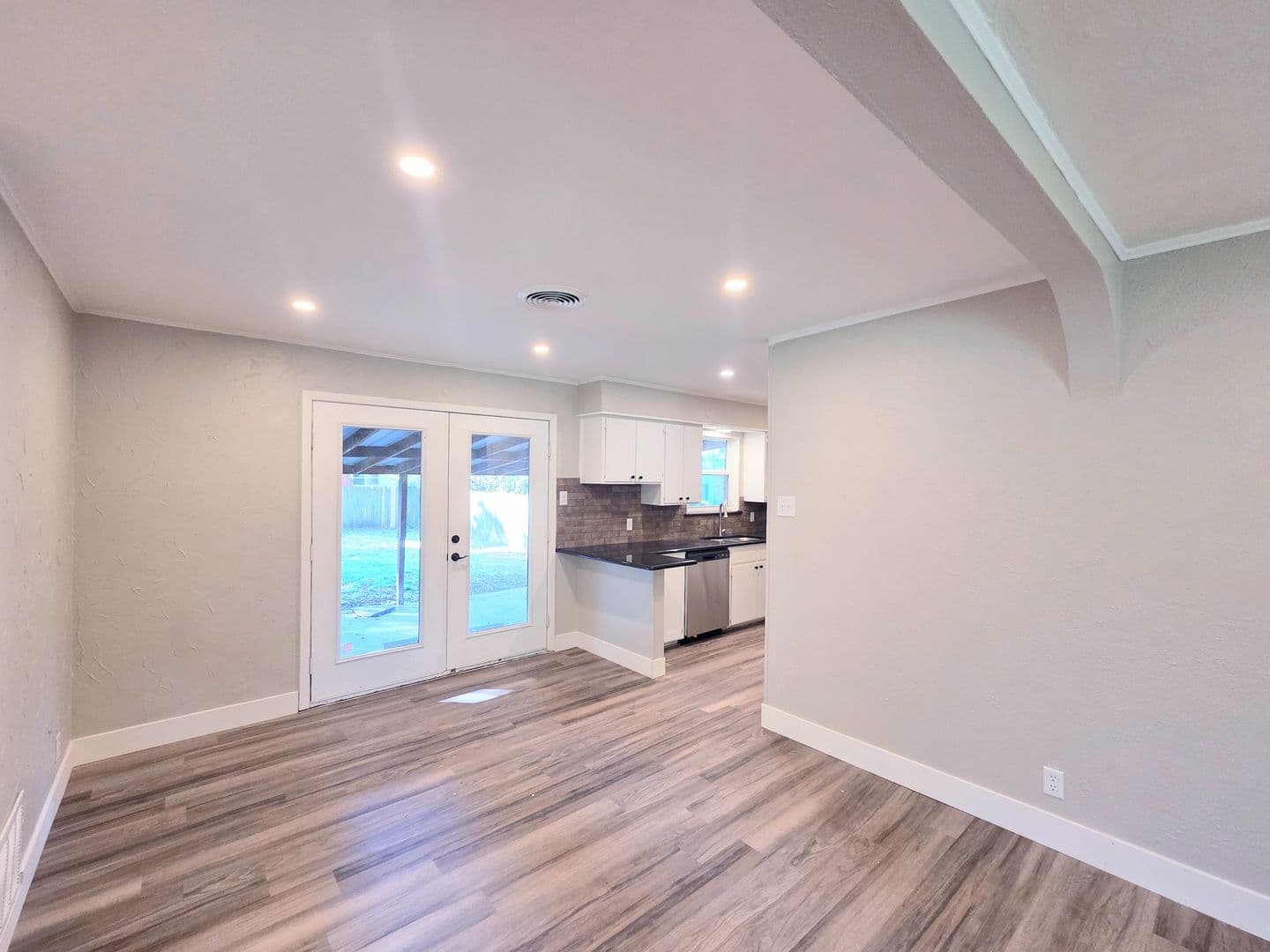 Sherman House: 424 W Anita St