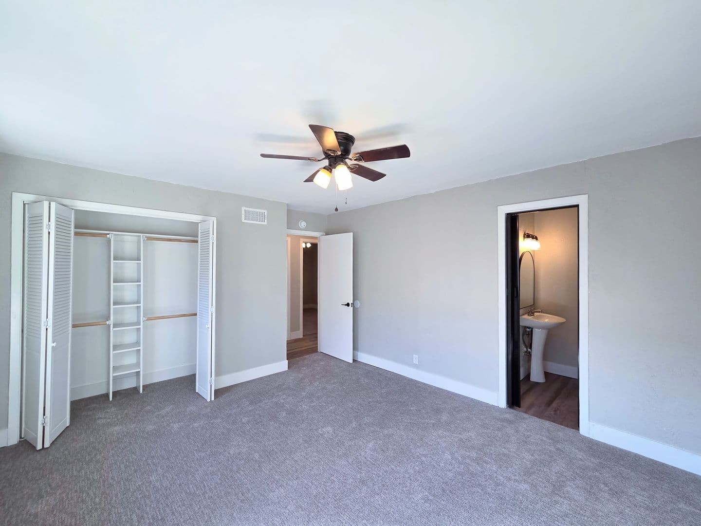 Sherman House: 424 W Anita St
