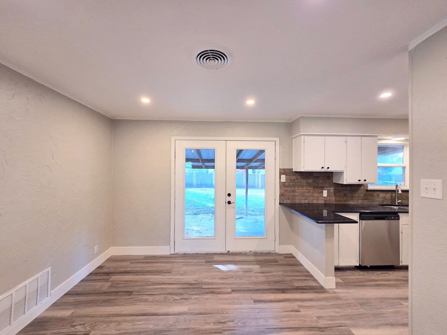 Sherman House: 424 W Anita St