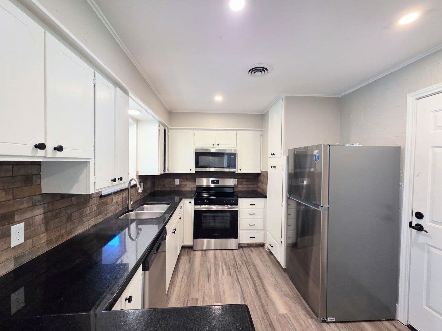 Sherman House: 424 W Anita St