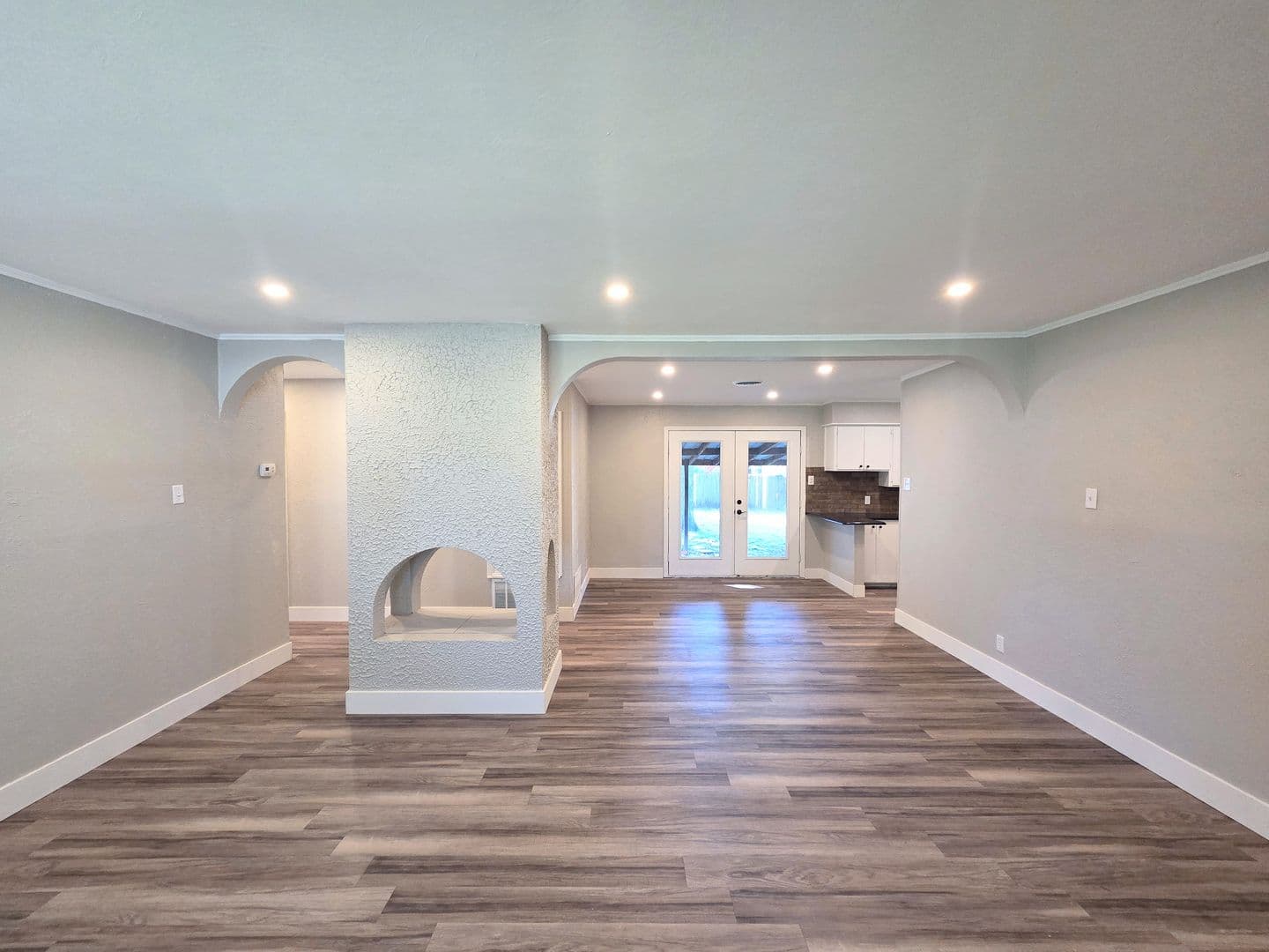 Sherman House: 424 W Anita St