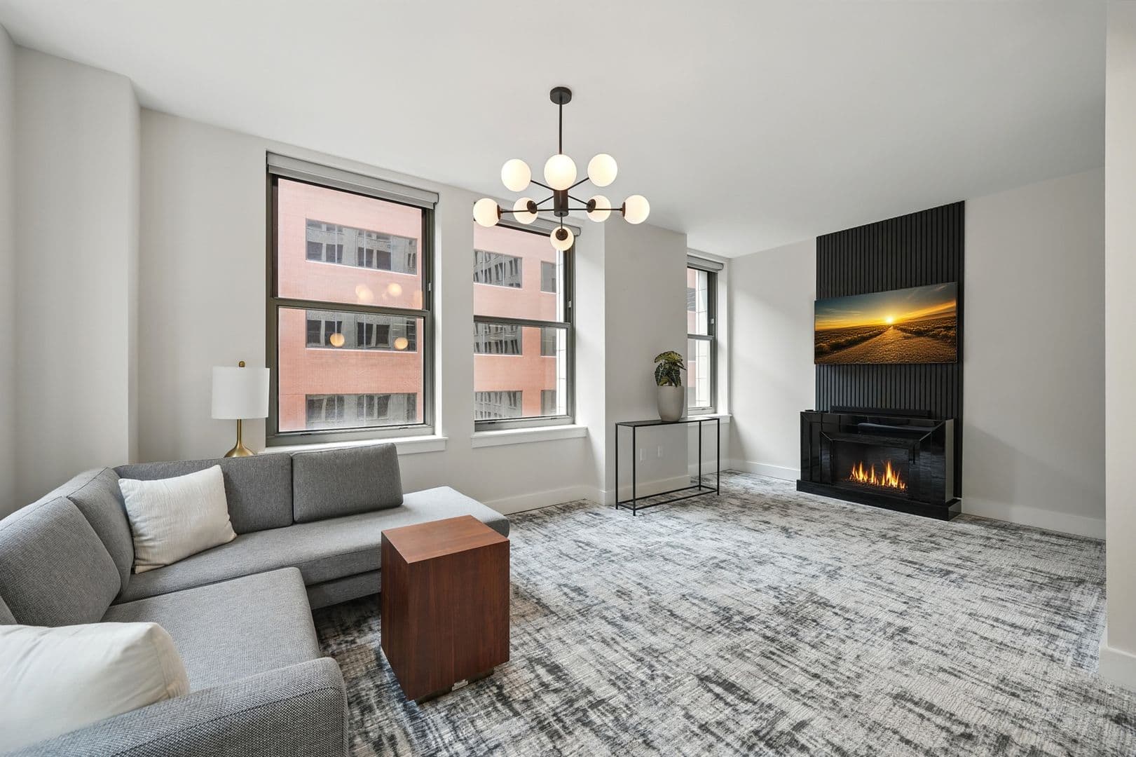 Saint Louis House: 314 N Broadway