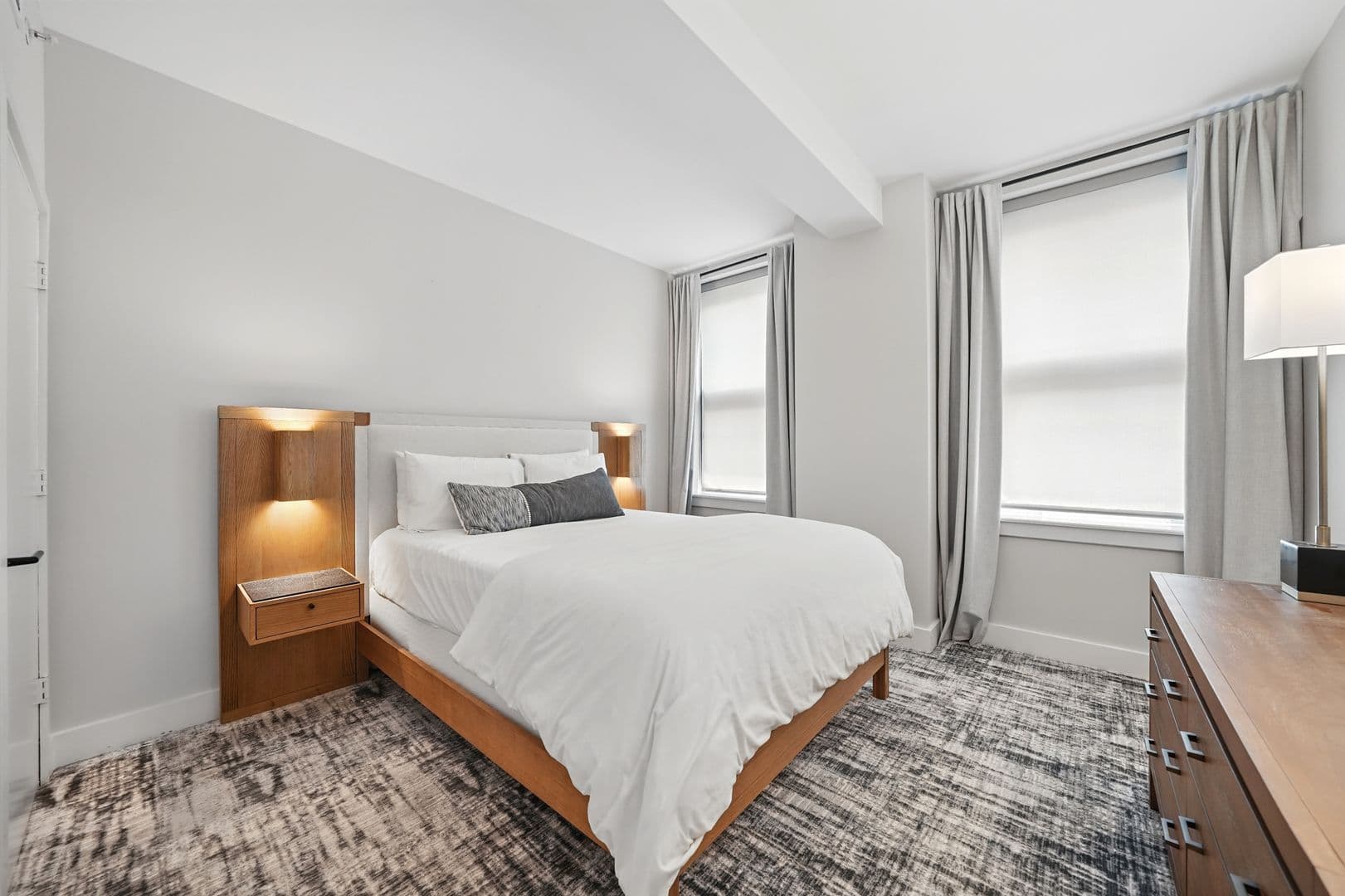Saint Louis House: 314 N Broadway