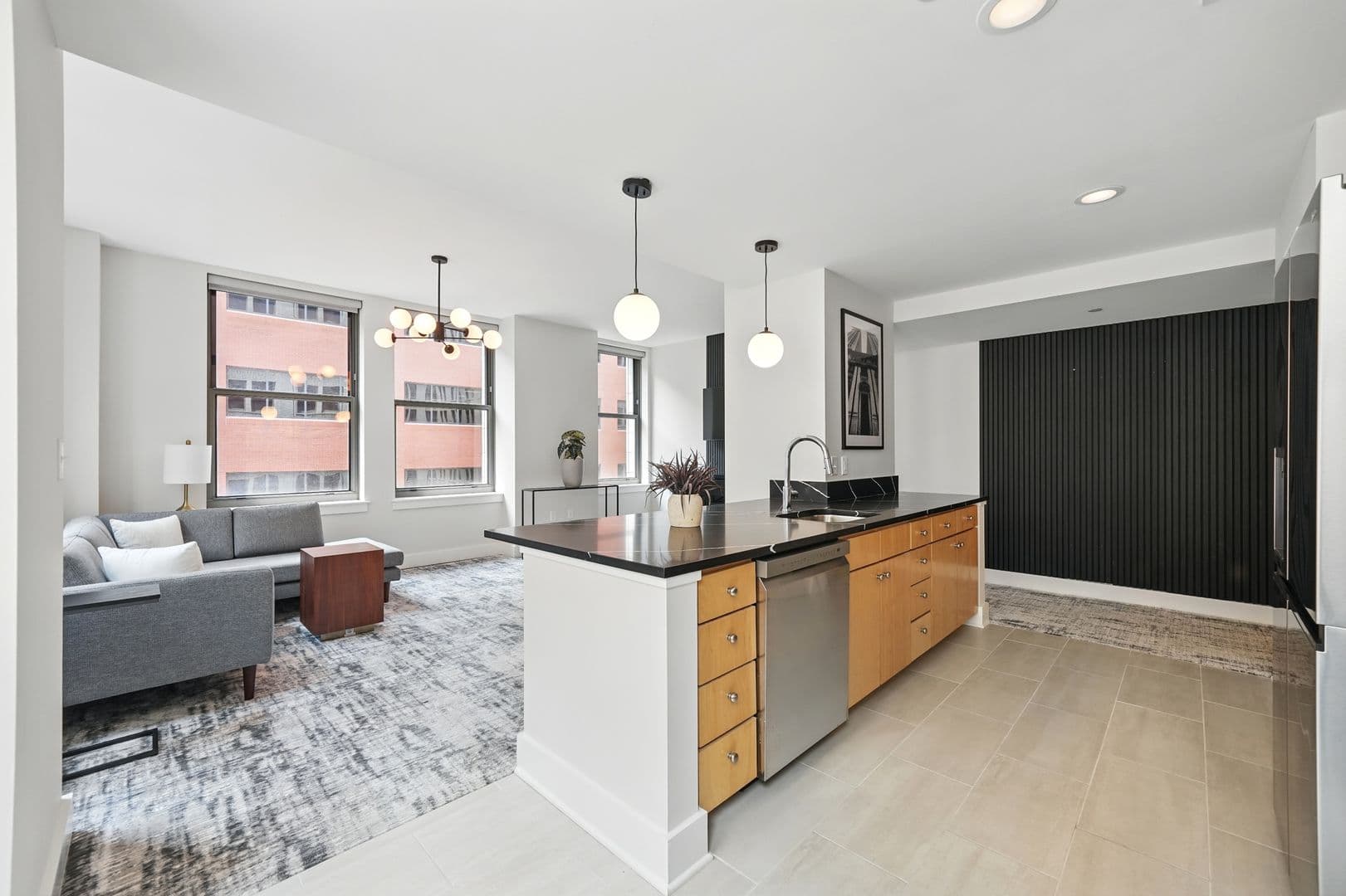 Saint Louis House: 314 N Broadway