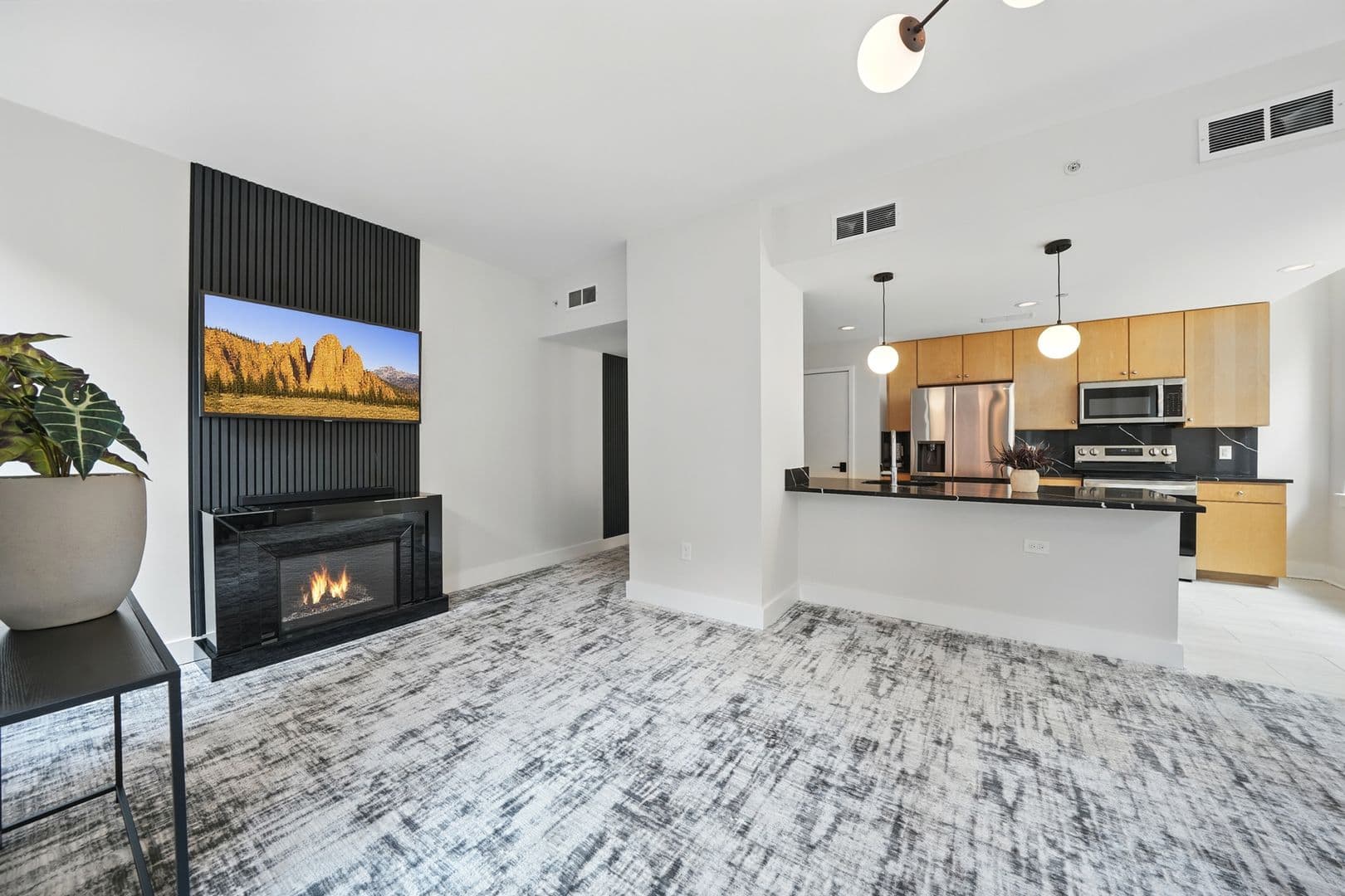 Saint Louis House: 314 N Broadway