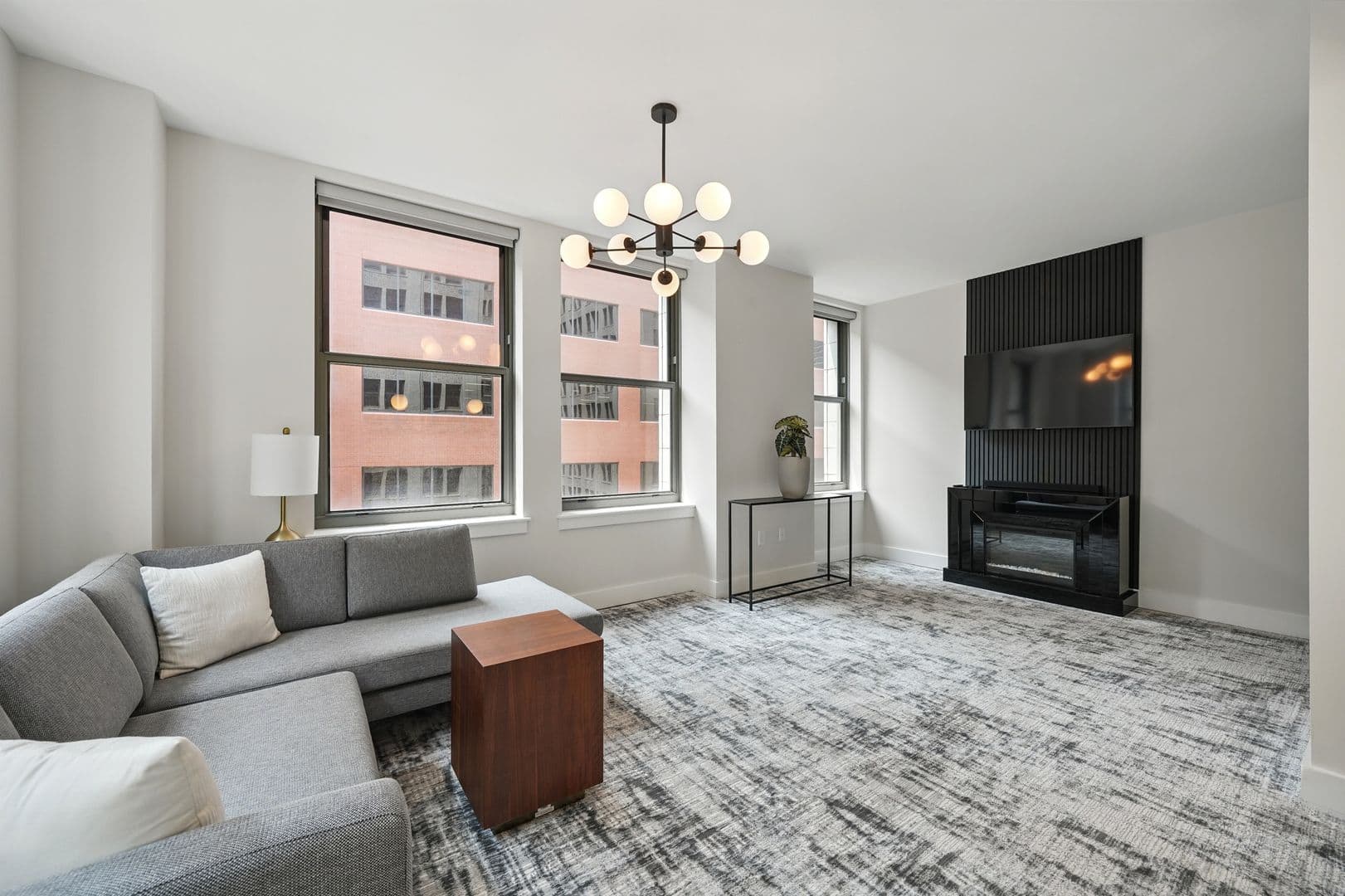 Saint Louis House: 314 N Broadway