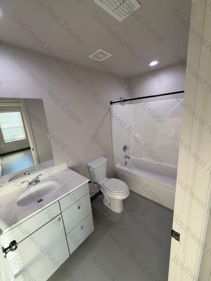 Clovis Apartment: 1501 W Llano Estacado