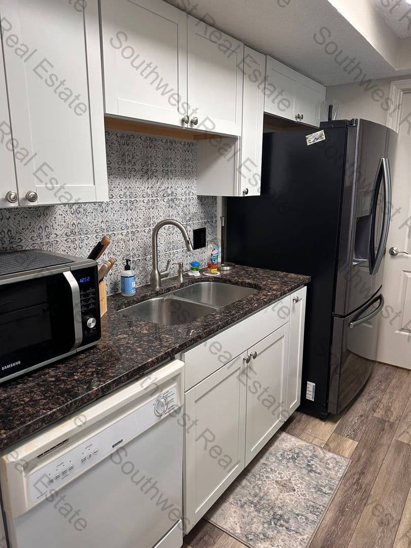 Clovis Condo: 3508 B Adenmor