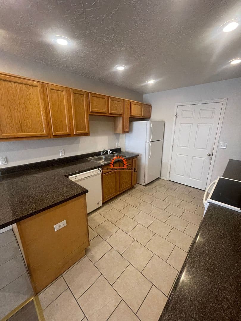 Clovis Apartment: 1809 N. MLK