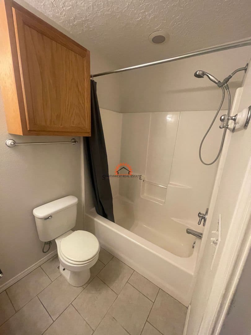 Clovis Apartment: 1809 N. MLK