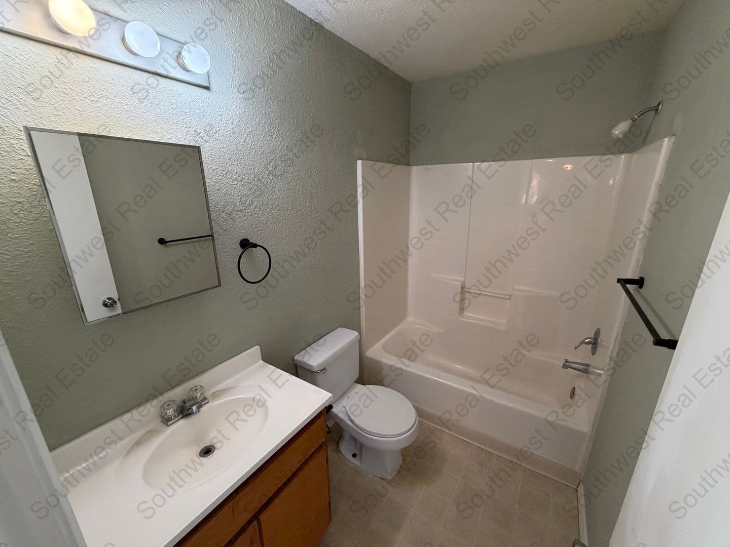 Clovis House: 3313 Vinton