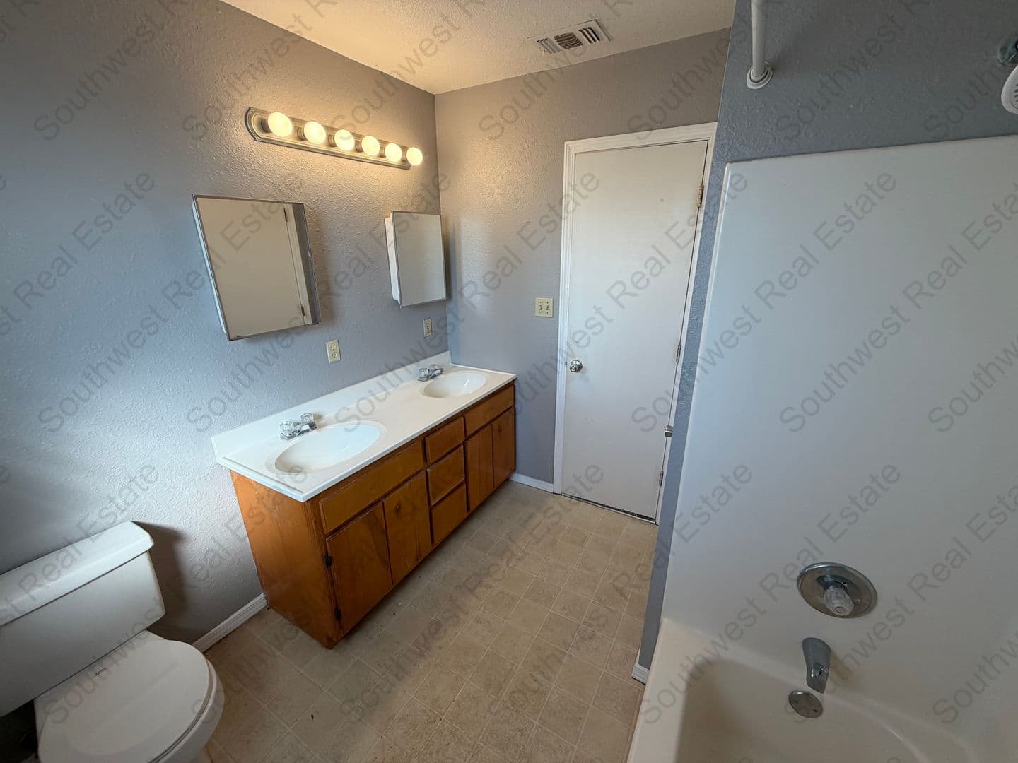 Clovis House: 3313 Vinton