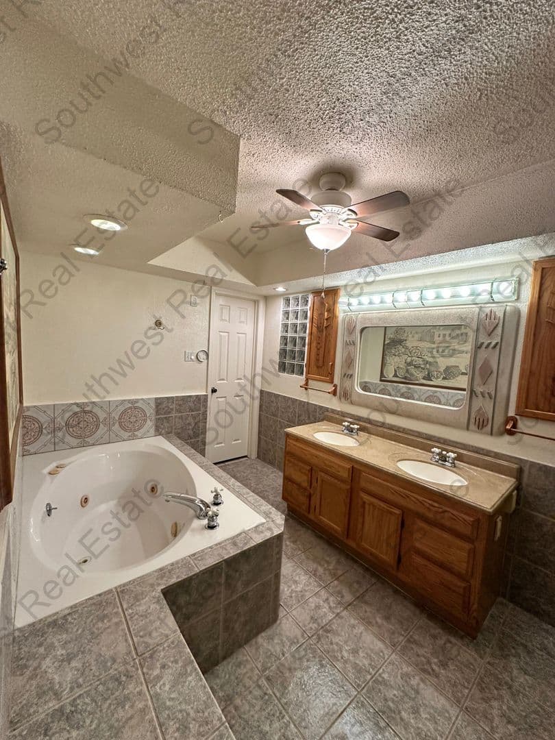 Portales House: 141 Texas Dr.