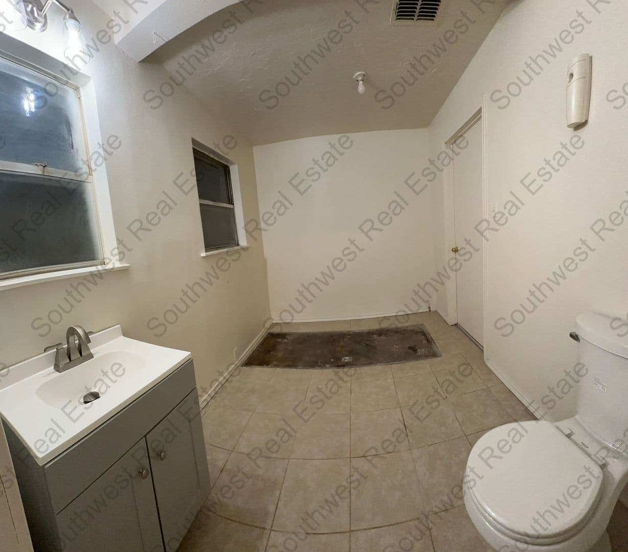 Portales House: 141 Texas Dr.