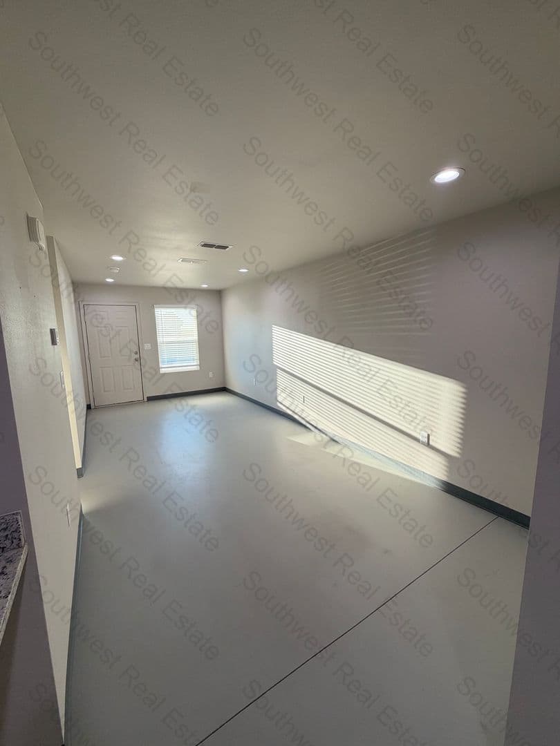 Clovis Apartment: 1501 W Llano Estacado