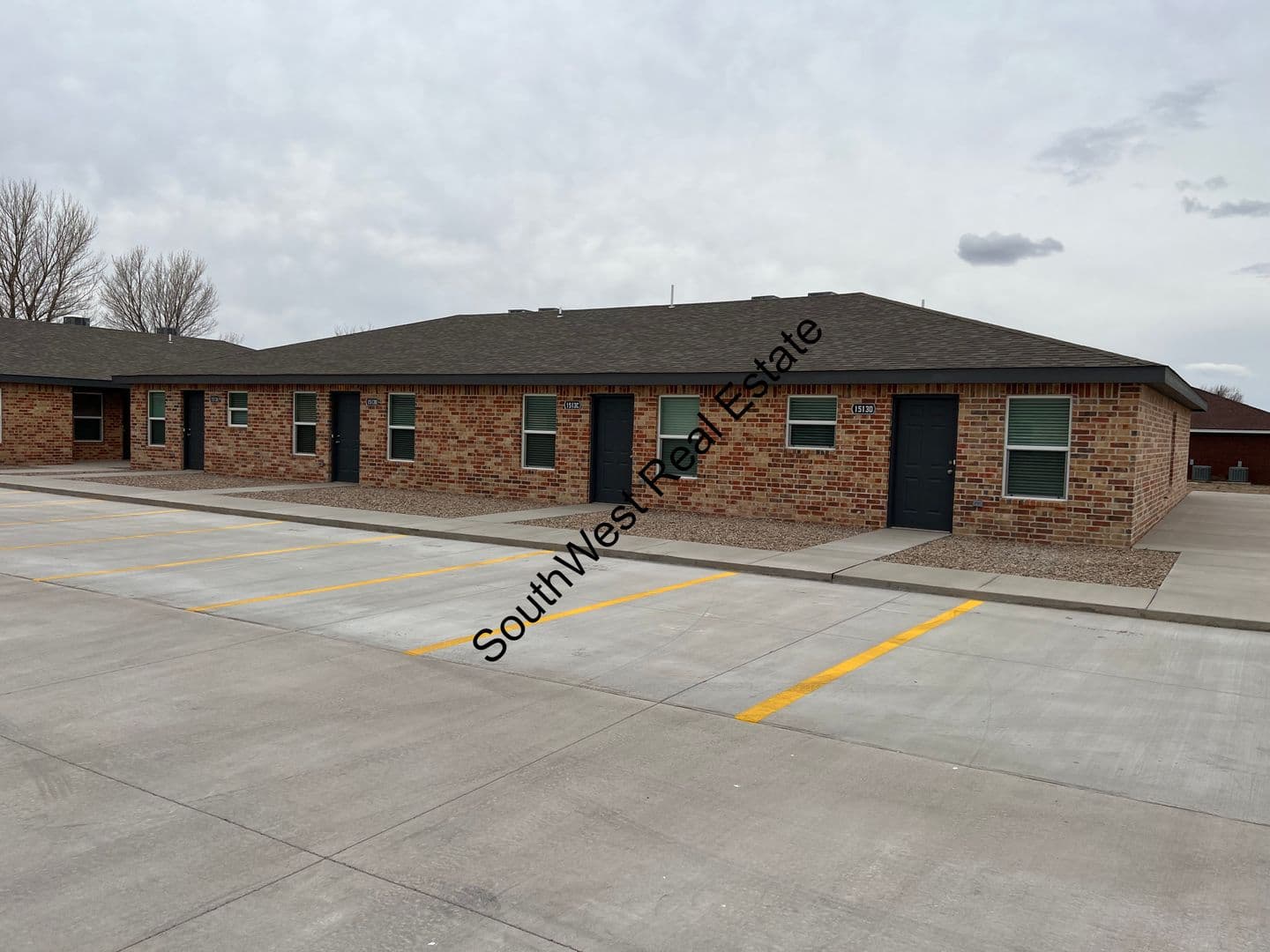 Clovis Apartment: 1501 W Llano Estacado