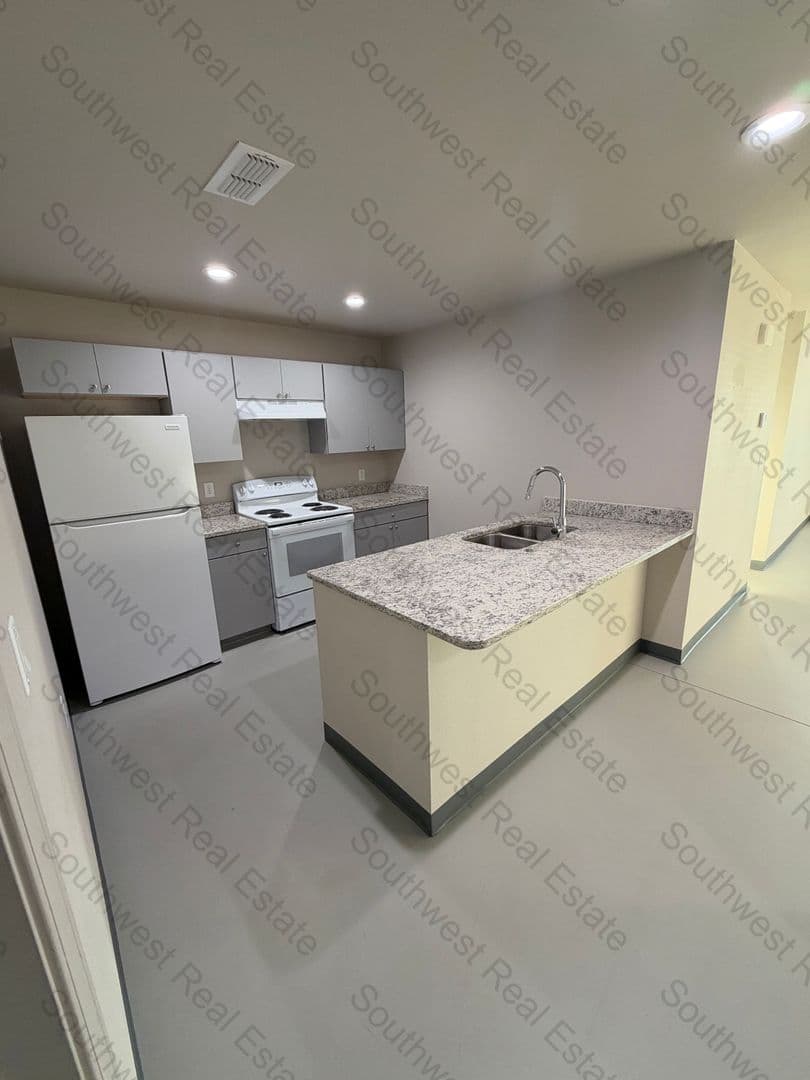 Clovis Apartment: 1501 W Llano Estacado