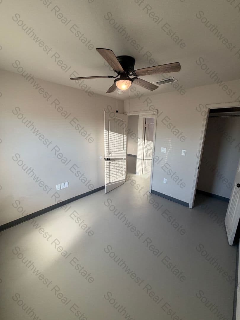 Clovis Apartment: 1501 W Llano Estacado