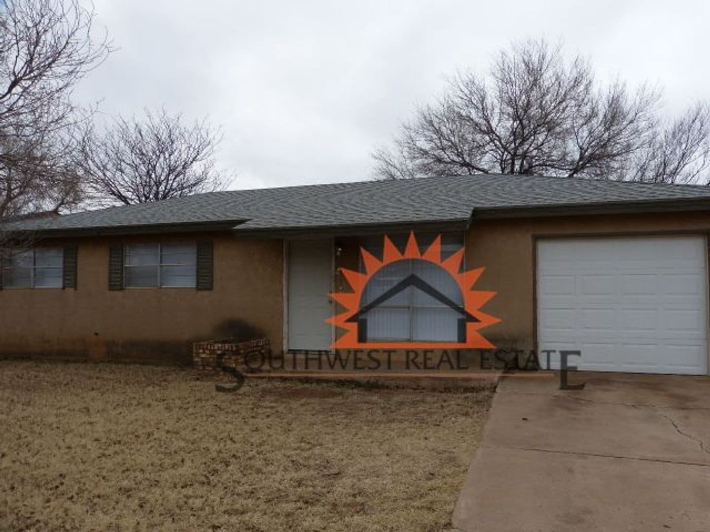 Clovis House: 533 Circle Dr.