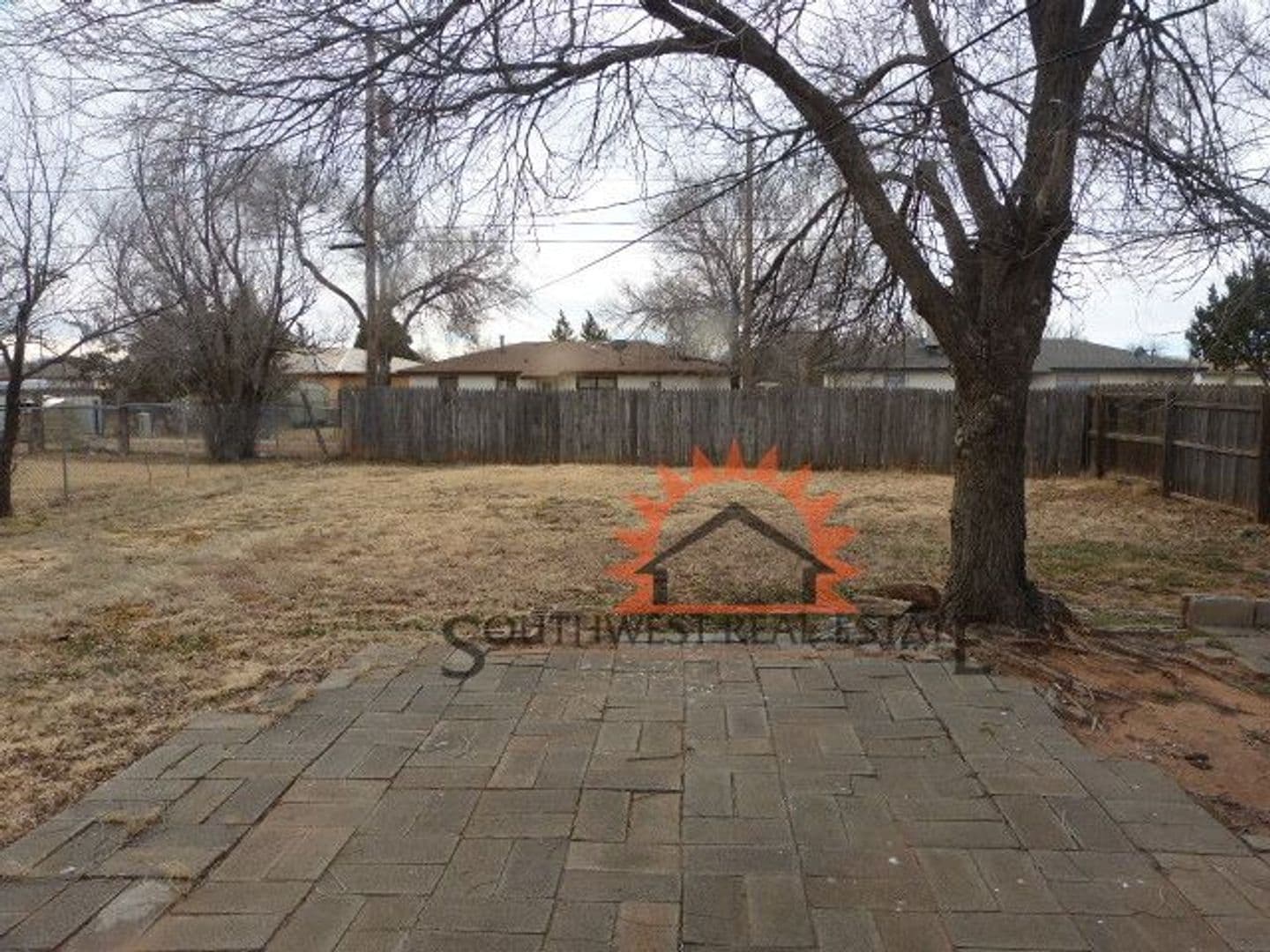 Clovis House: 533 Circle Dr.