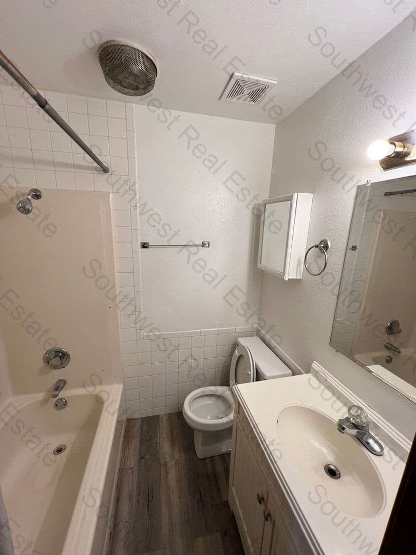 Clovis House: 1403 S. Prince St.
