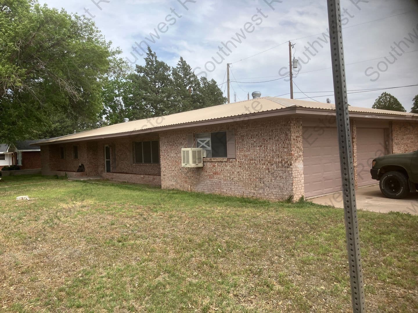 Portales House: 141 Texas Dr.