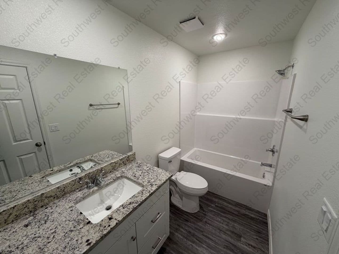 Clovis Apartment: 2130 Bobwhite Ct.