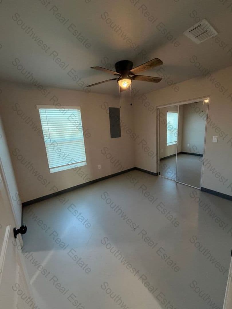Clovis Apartment: 1501 W Llano Estacado