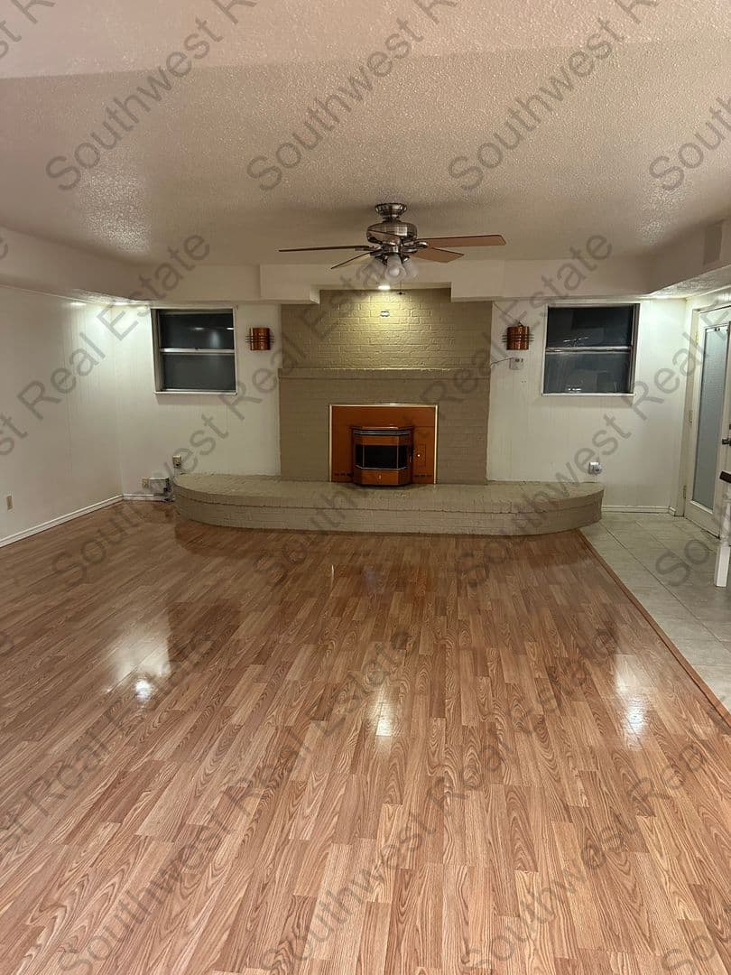 Portales House: 141 Texas Dr.