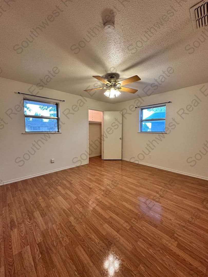 Portales House: 141 Texas Dr.