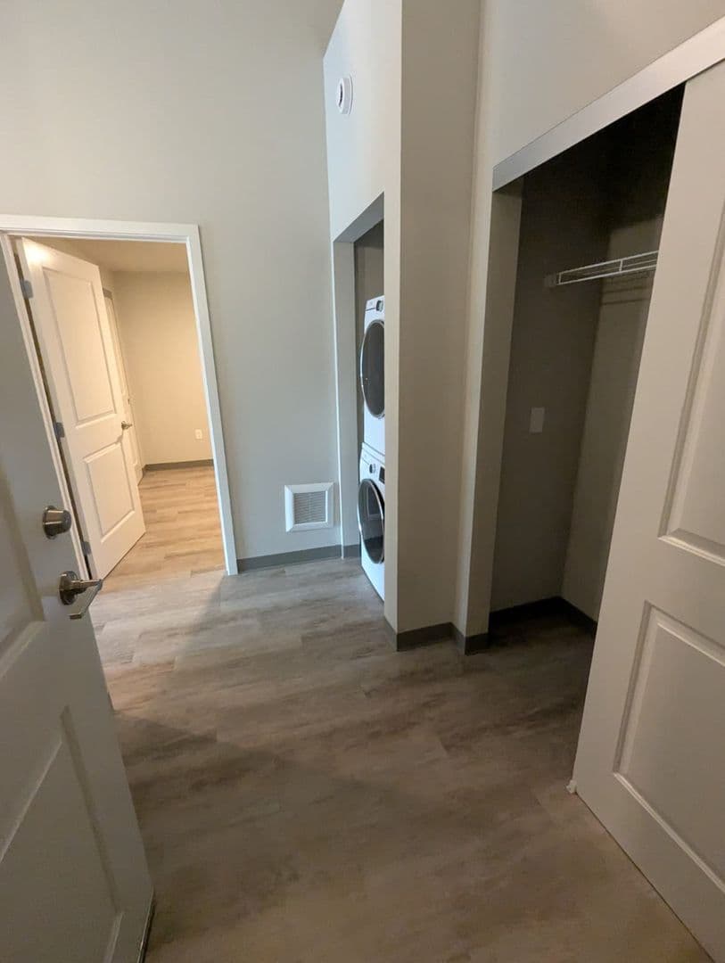 Bellingham Apartment: 1305 Harris Ave