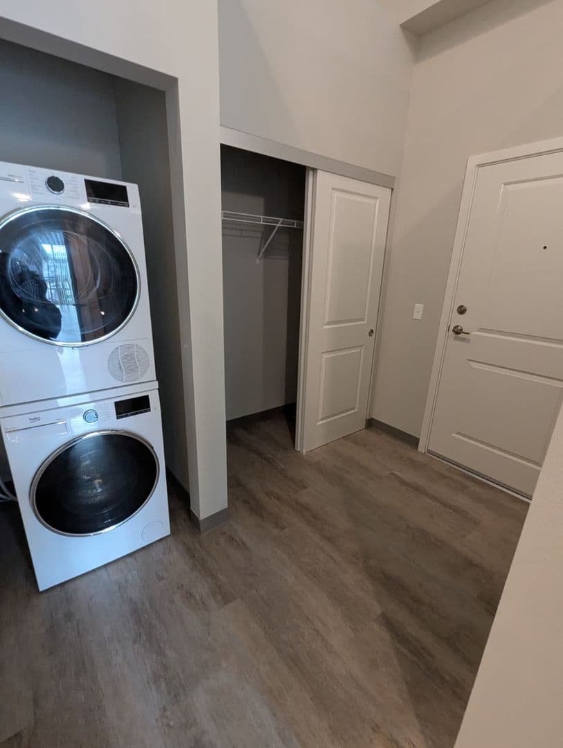 Bellingham Apartment: 1305 Harris Ave