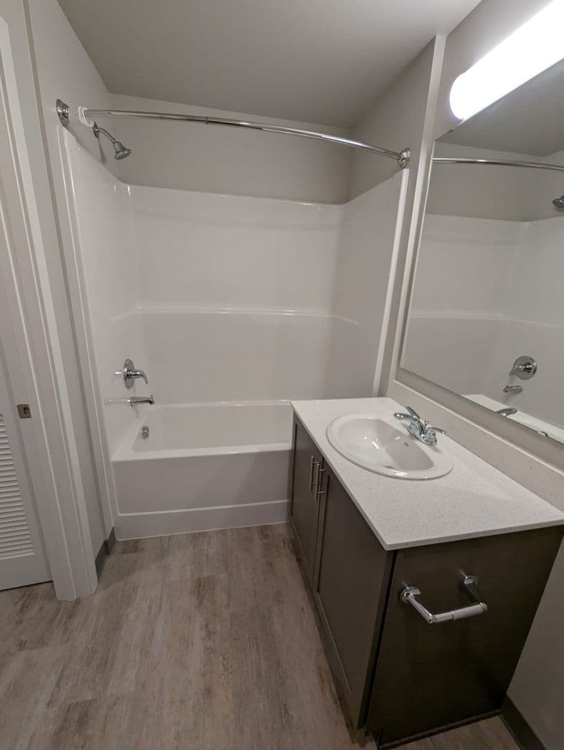 Bellingham Apartment: 1305 Harris Ave