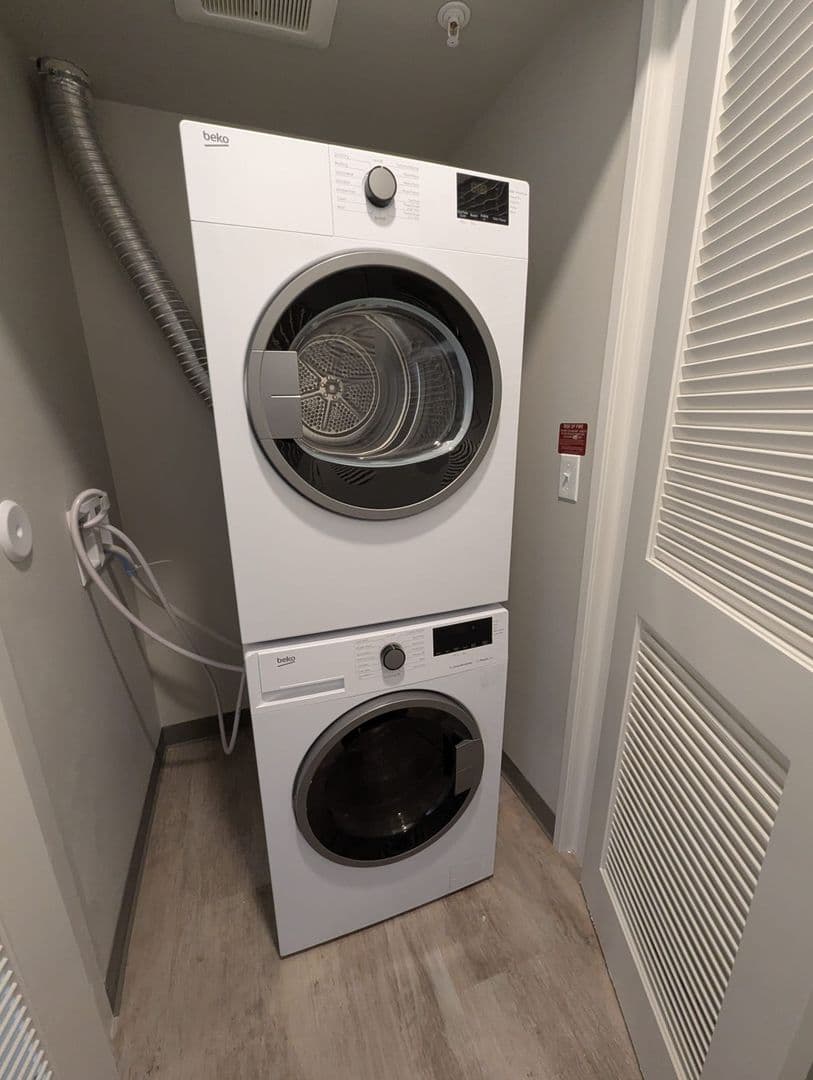 Bellingham Apartment: 1305 Harris Ave