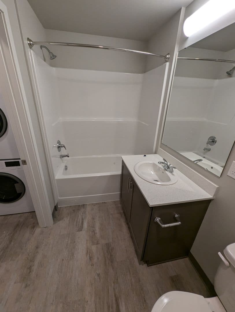 Bellingham Apartment: 1305 Harris Ave
