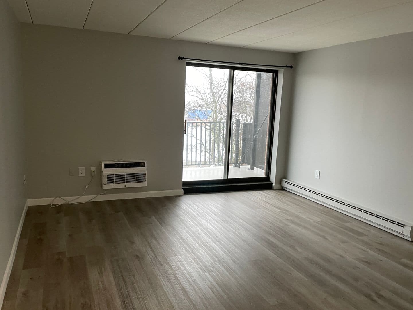 Arlington Apartment: 60 Pleasant Street
