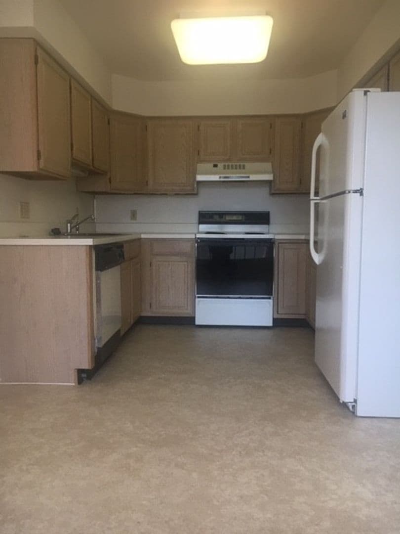Vineland Condo: 3001 E Chestnut Ave