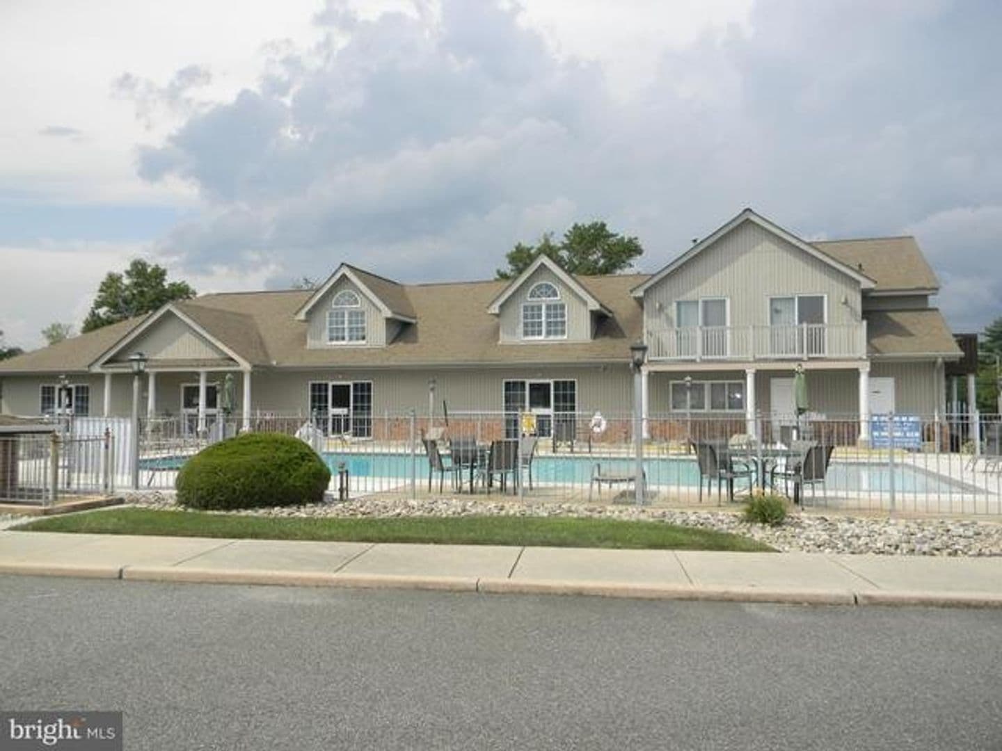 Vineland Condo: 3001 E Chestnut Ave
