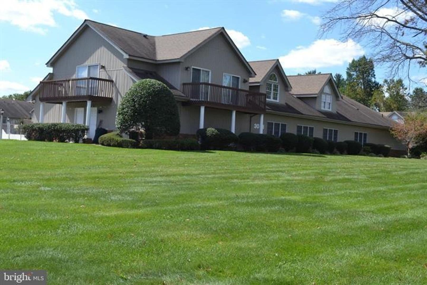 Vineland Condo: 3001 E Chestnut Ave