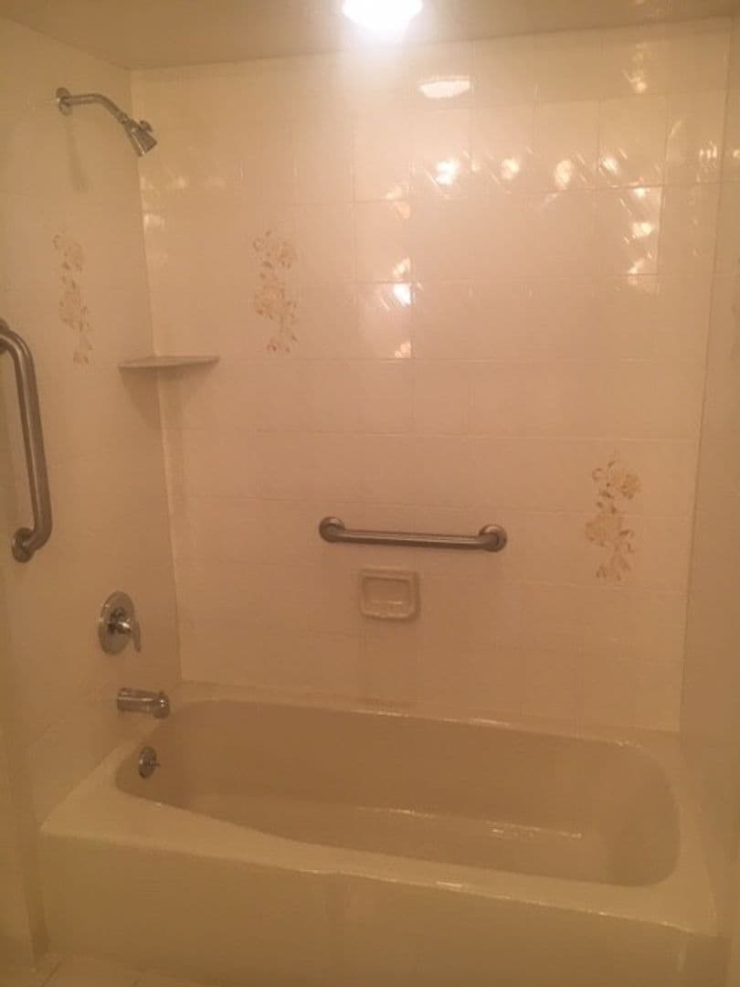 Vineland Condo: 3001 E Chestnut Ave