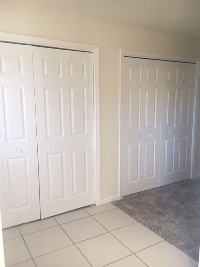 Vineland Condo: 3001 E Chestnut Ave