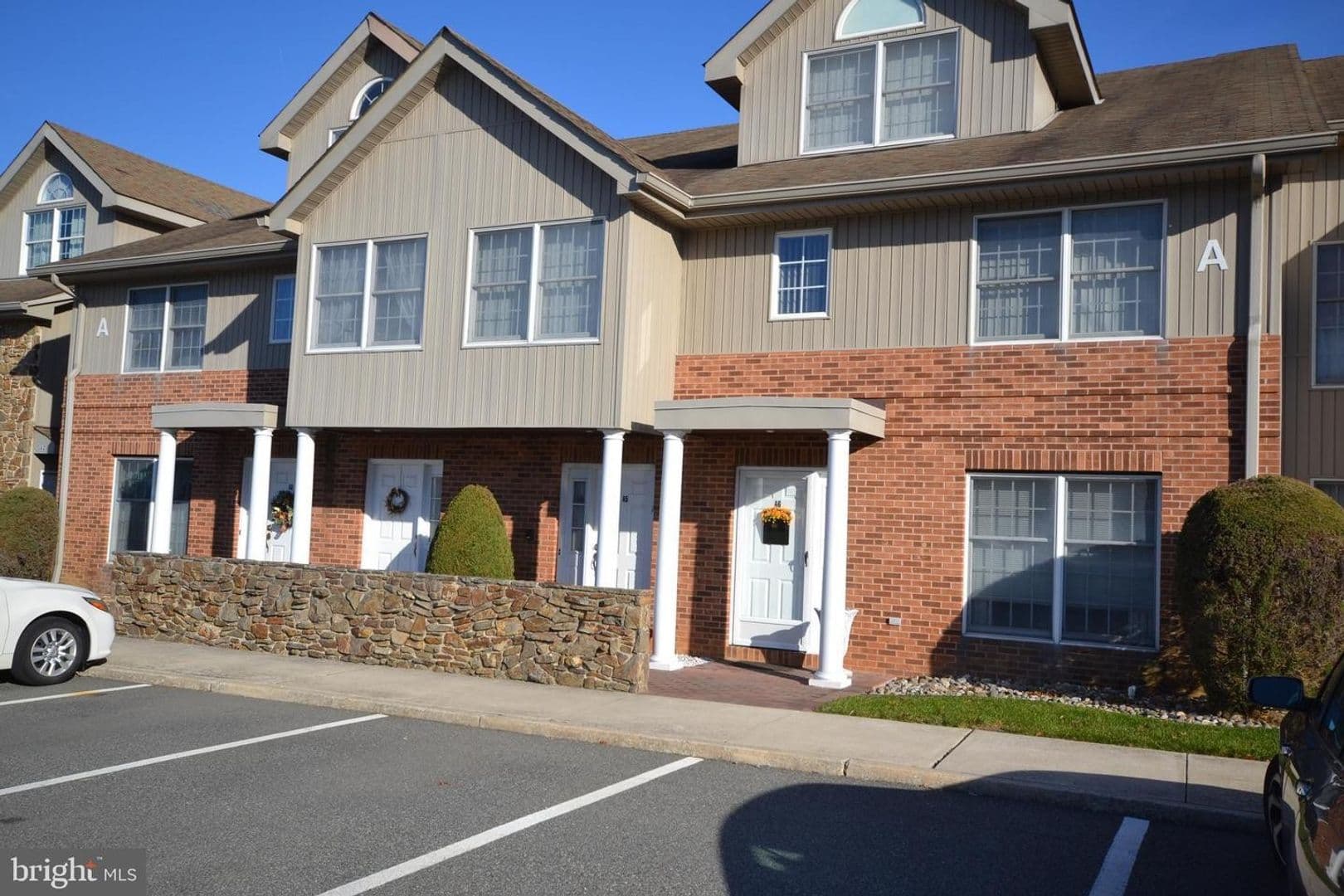 Vineland Condo: 3001 E Chestnut Ave