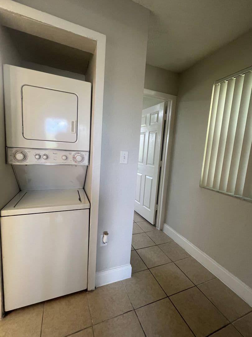 Coral Springs Apartment: 11584 NW 39th Street