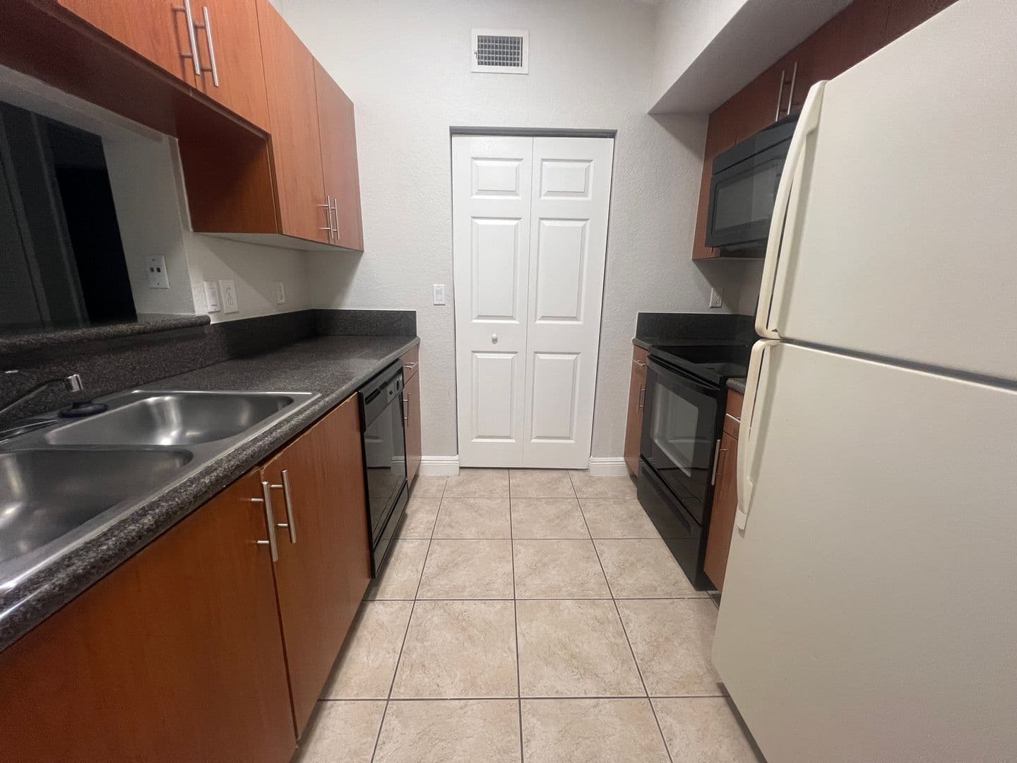 Coral Springs Apartment: 8703 W Sample Road, Apt. 101-211