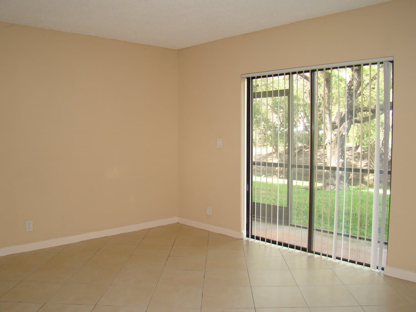 Coral Springs Apartment: 11557 NW 45th Street