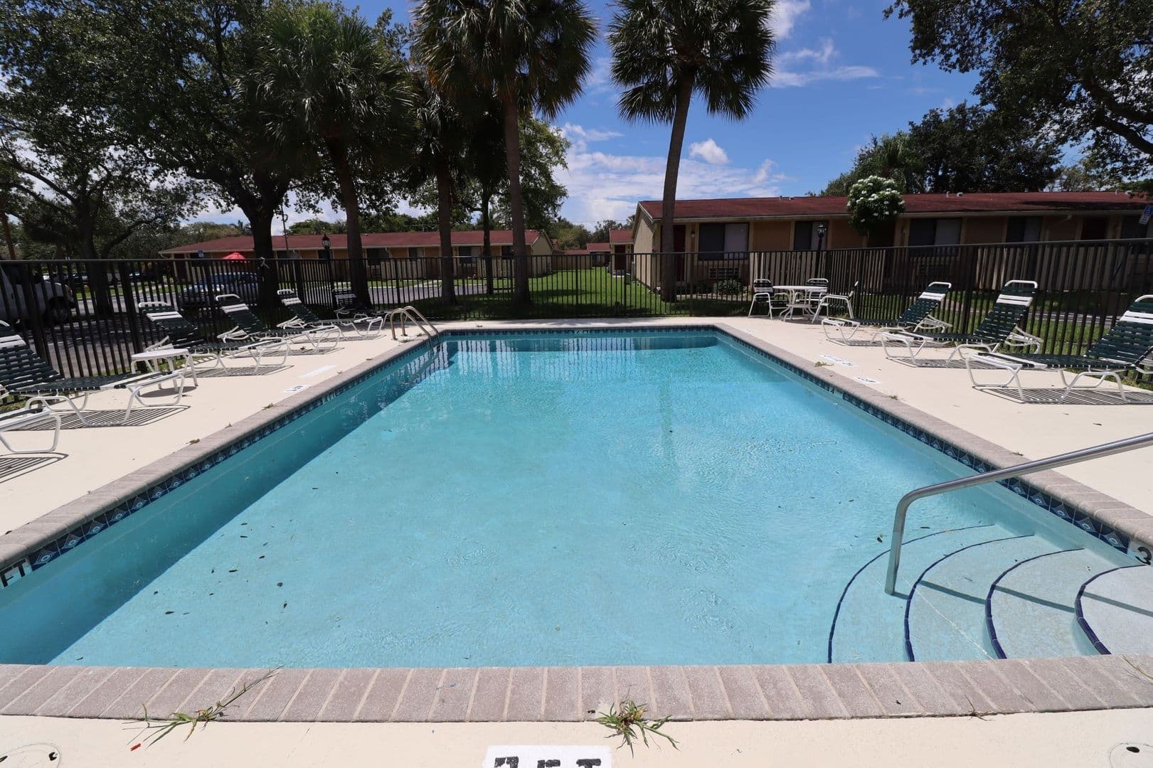Tamarac Apartment: 10000-10163 Nob Hill Circle