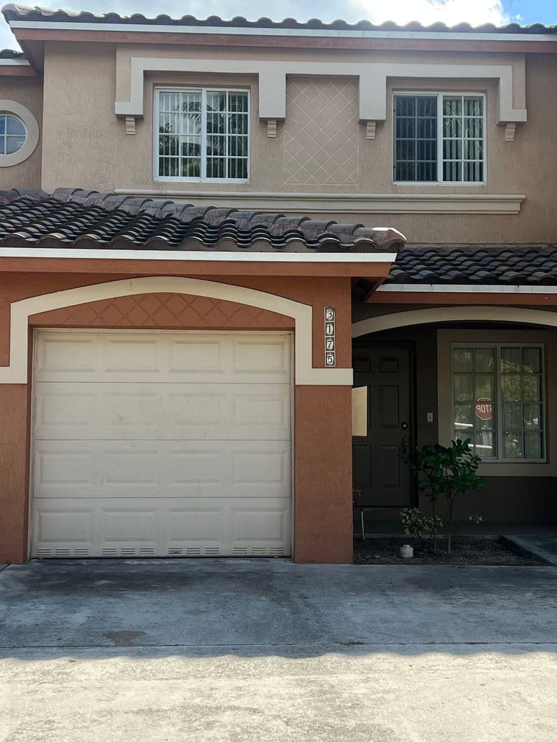 Coral Springs Townhome: 3105-3281 NW 118th Drive