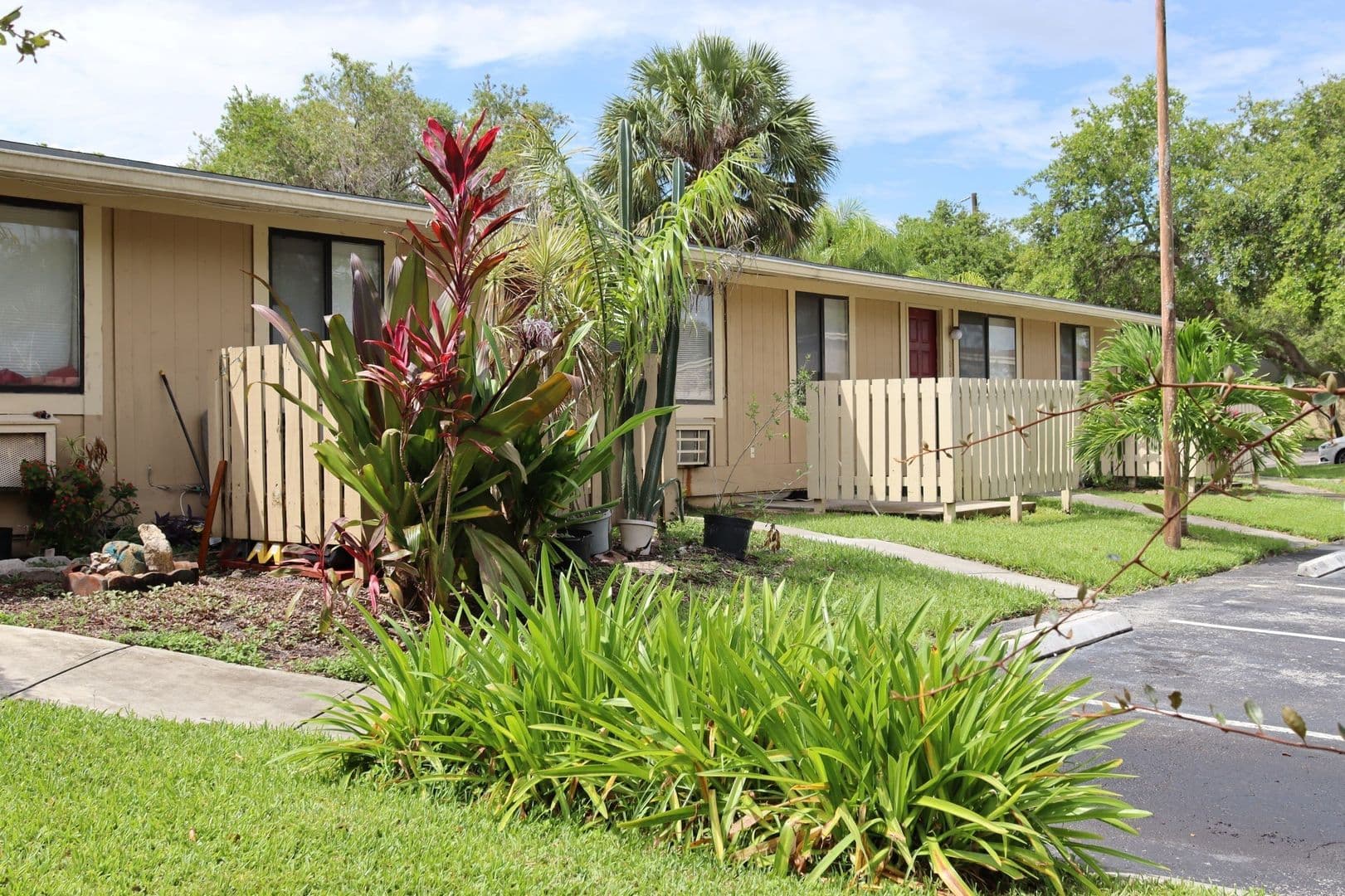 Tamarac Apartment: 10000-10163 Nob Hill Circle