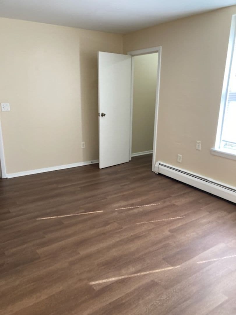 Cincinnati Apartment: 906-12 Morris St