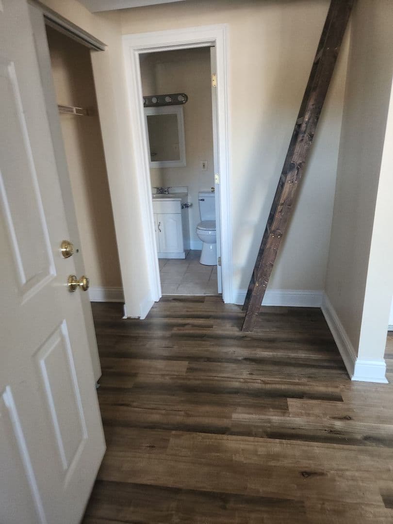 Cincinnati Apartment: 2237 Francis Lane